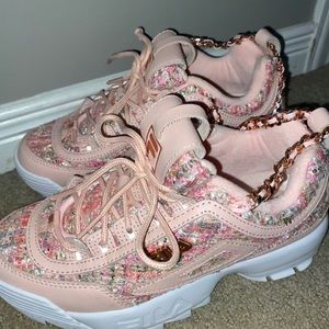 New Fila Disruptor Il platform sneakers in rare
pink tweed.